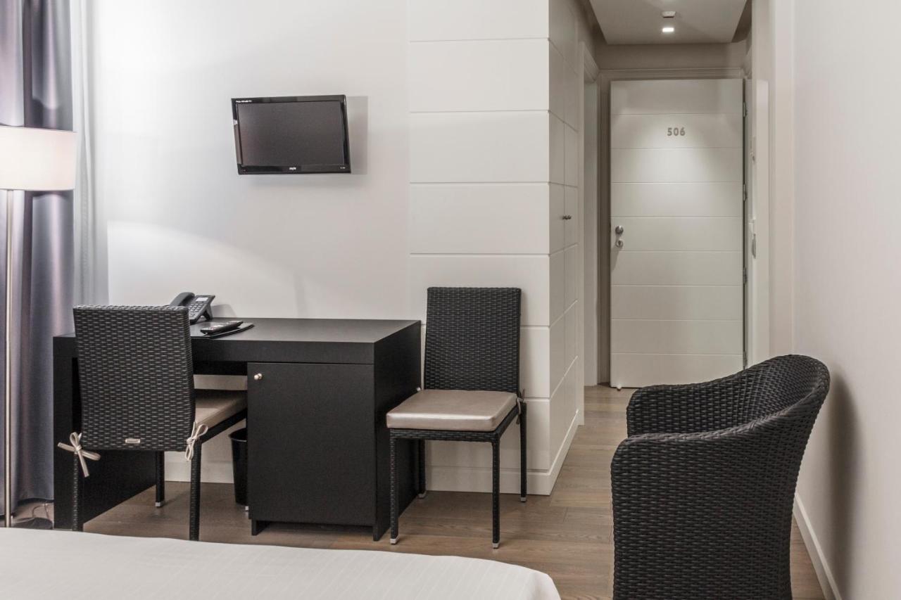 Tag Hotel Fano Quarto foto